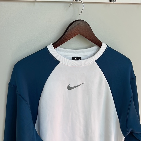 Nike Colour block Fleece lined Crewneck Sweatshirt - Picture 2 of 8